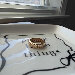 Mejuri Charlotte ring 14k gold very substantial! 😮‍💨